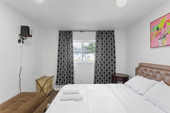 2 bedrooms, desk, iron/ironing board, travel cot