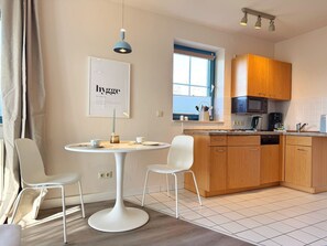 Fridge, microwave, dishwasher, coffee/tea maker