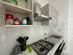 冰箱、烤箱、洗碗机、茶具/咖啡用具