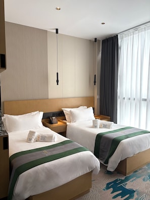 Standard Room | In-room safe, desk, soundproofing, iron/ironing board - Bliss Palace Hotel & Spa (Skopje)