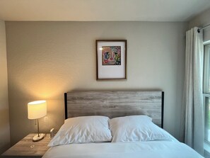 3 slaapkamers, een strijkplank/strijkijzer, wifi, beddengoed