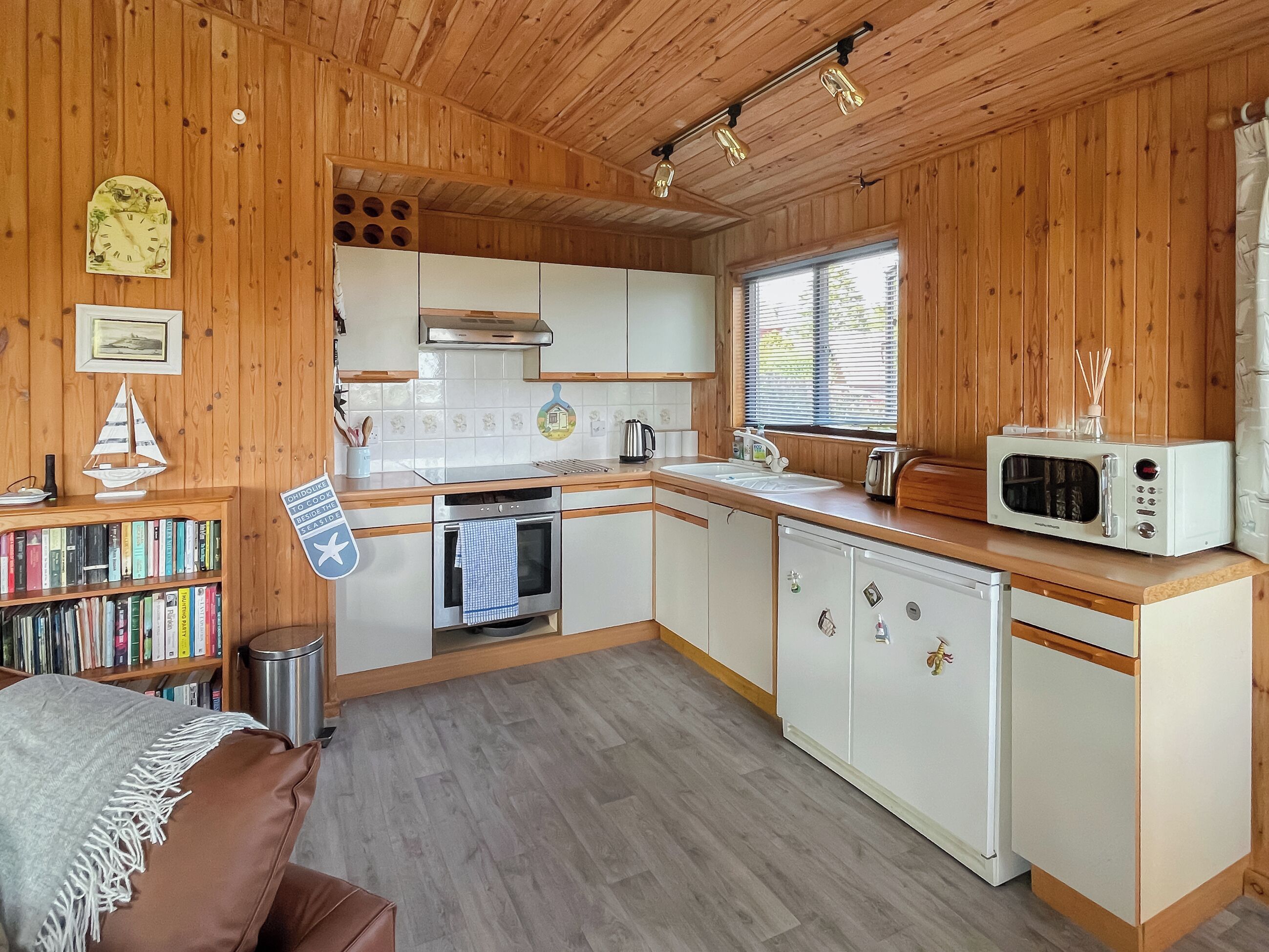 Dishwasher, highchair