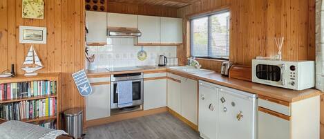 Dishwasher, high chair