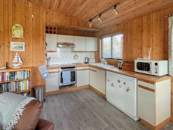 Dishwasher, high chair