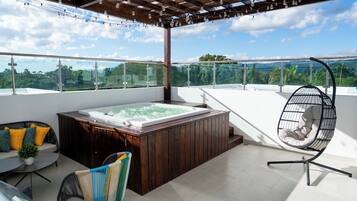 Bañera de hidromasaje exterior