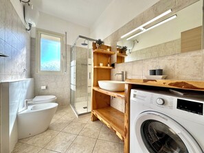 Bathroom - " Skyline Balcony " (Bari Sardo)