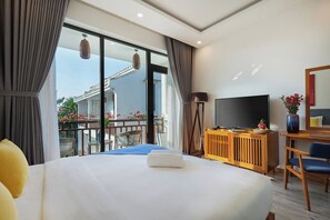 12 bedrooms, desk, iron/ironing board, free WiFi