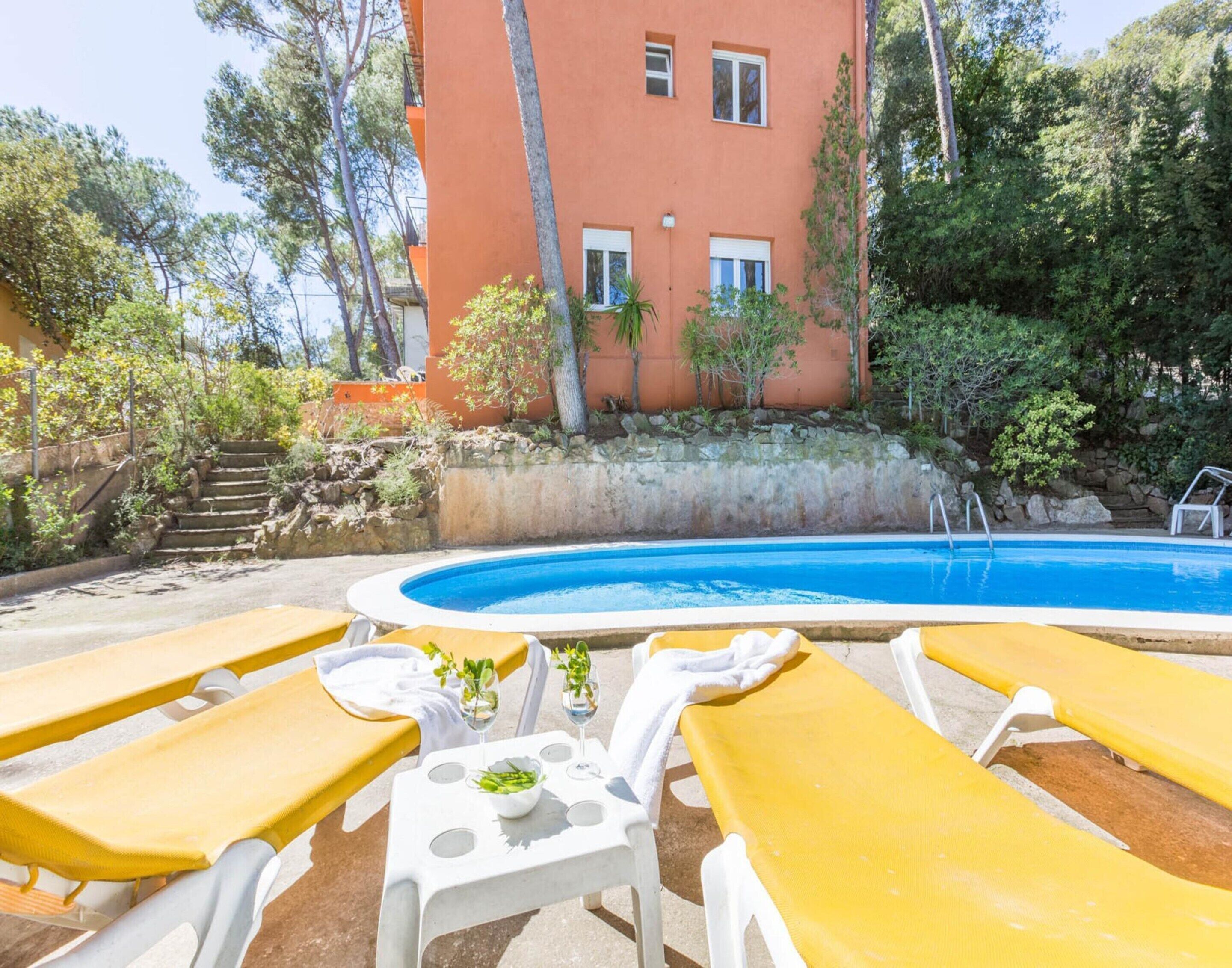 Apartment | Pool | Outdoor pool