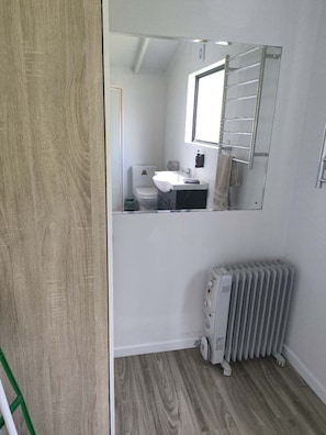 1 bedroom - 1 double and 1 sofa bed Garden Chalet (Auckland)