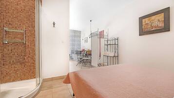 Apartment | 1 bedroom, iron/ironing board