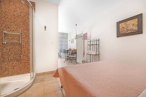 Apartment | 1 bedroom, iron/ironing board