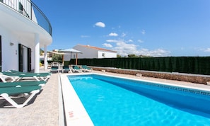 Piscina coberta i piscina a l'aire lliure