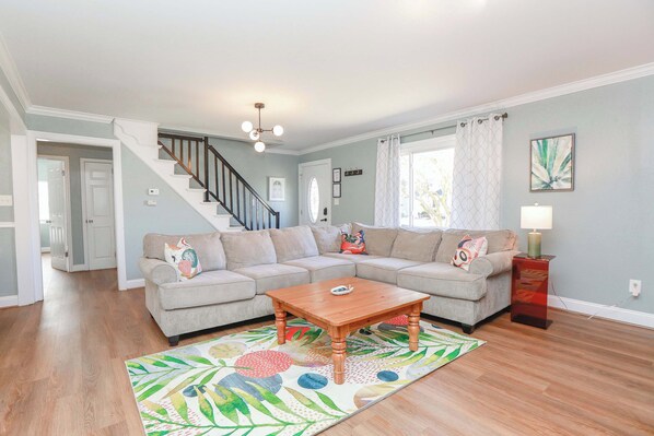 TV, fireplace, books, offices