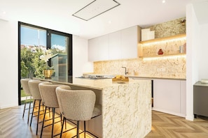 Fridge, microwave, stovetop, dishwasher - Villa Campanario | Front Golf Pool Jacuzzi (El Paraíso)