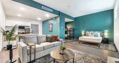 Spacious Otis & Etta Inspired Stay - Sleeps 6!
