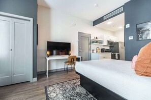 Bügeleisen/Bügelbrett, WLAN, Bettwäsche