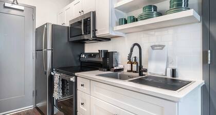 Gregg-Inspired Stay Near Downtown