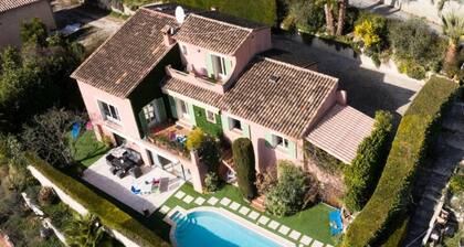 Houses & Villas for 8 People