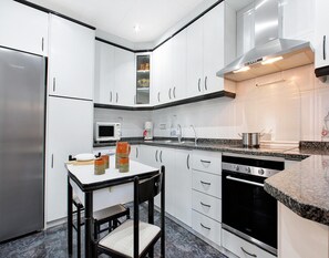 Villa | Private kitchen - Villa in Blanes With Pool & Sea Views (Blanes)