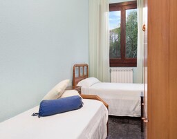 5 habitaciones y tabla de planchar con plancha 