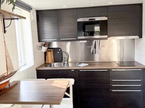 House | Interior - Beachside Cottage Near Stenungsund (Stora Höga)