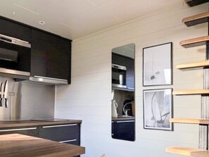 House | Interior - Beachside Cottage Near Stenungsund (Stora Höga)