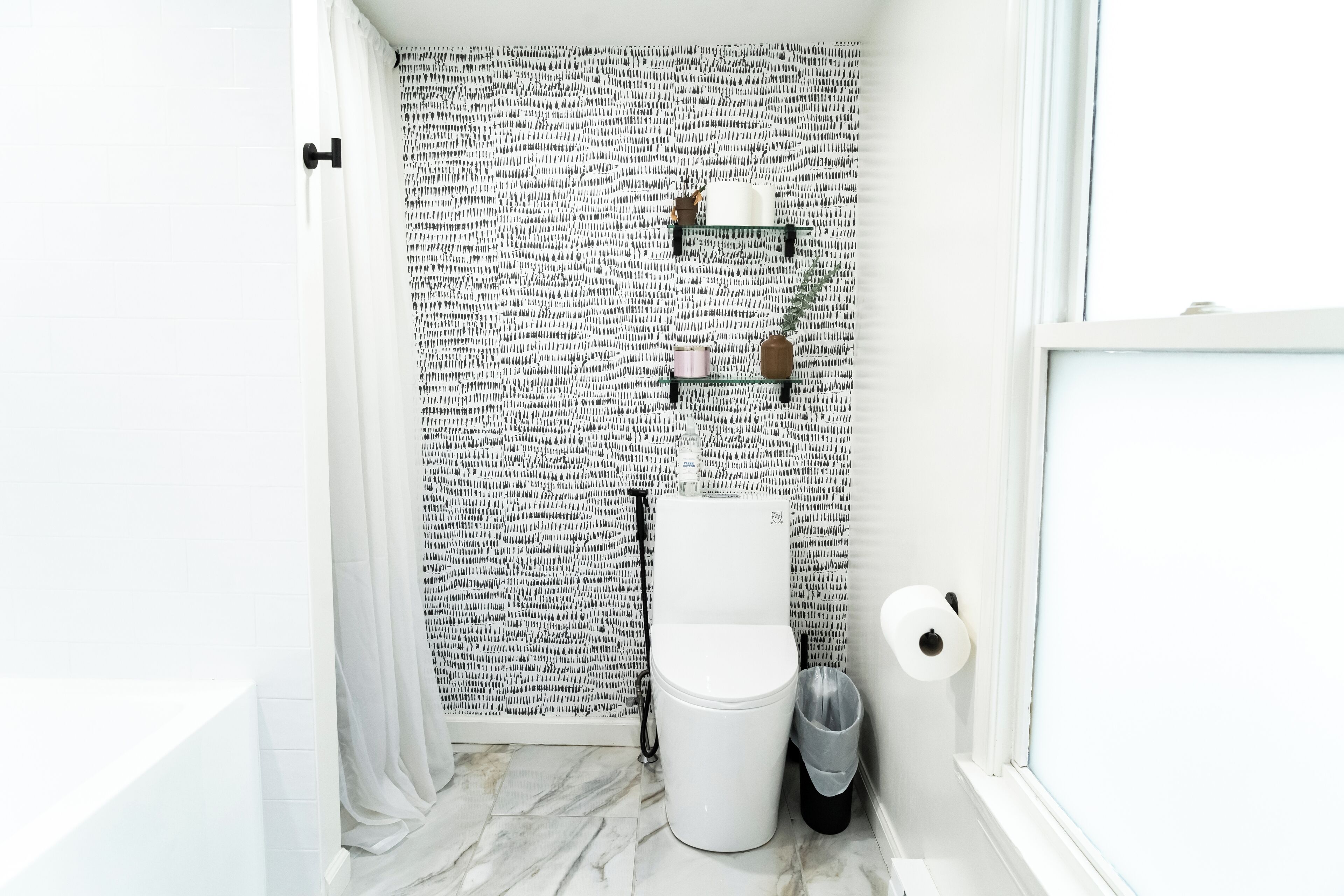 Haartrockner, Handtücher, Seife, Shampoo