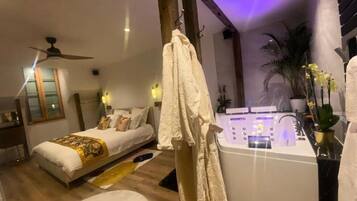 Bàn ủi/dụng cụ ủi quần áo