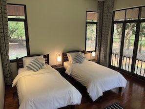 Villa – deluxe, hageutsikt | 2 soverom, wi-fi (inkludert) og sengetøy
