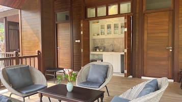 Deluxe Villa, Garden View | Terrace/patio