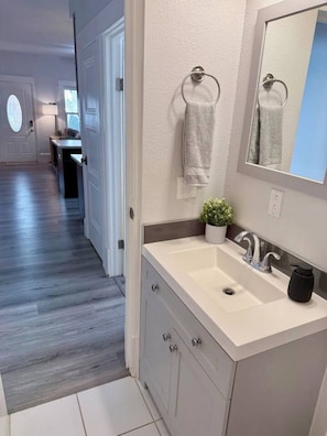 Bathroom - 2 BD/2 BA in Historic Downtown Sacramento -Beautiful Backyard, Centrally Located (Sacramento)