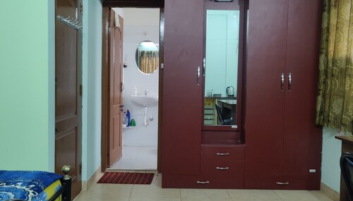 Fabulous apartment room with WiFi in bustling Bengaluru