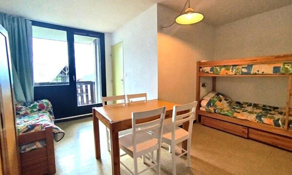 Room - Residence Aurans for 6 People (Reallon)