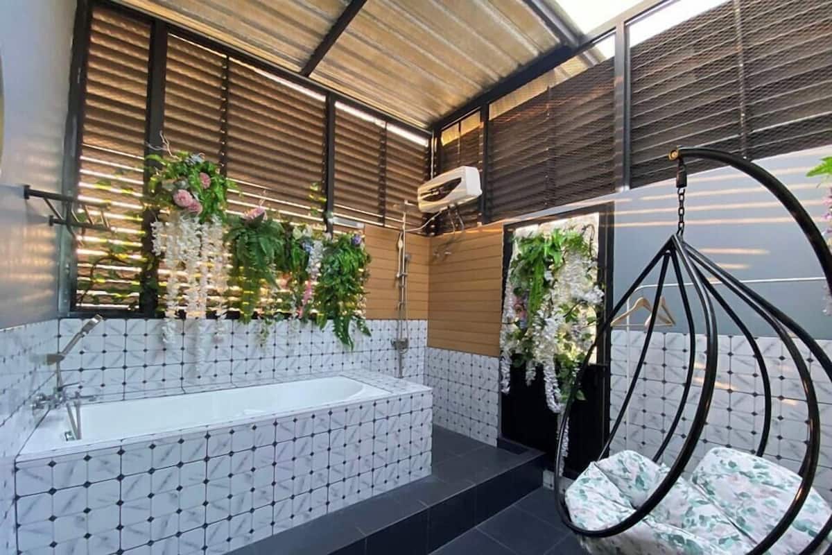 Suite monolocale Signature | Bagno | Set di cortesia gratuito, asciugacapelli, bidet, asciugamani
