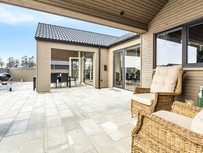 House | Bahagian luar