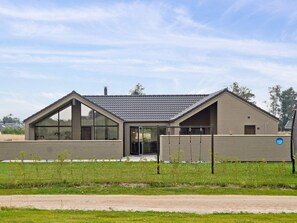 House | Bahagian luar