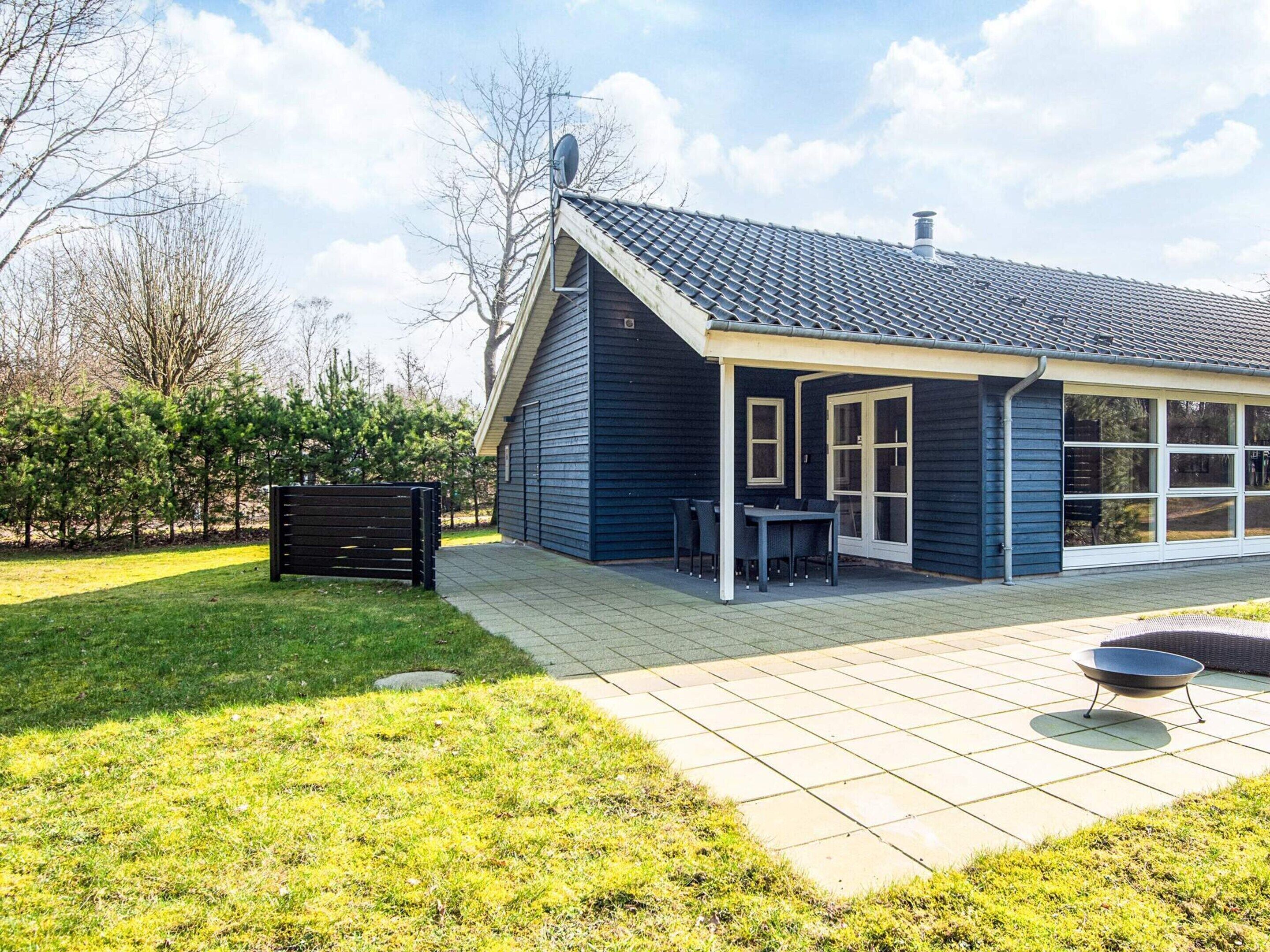 House | Outdoor dining