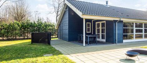 ハウス | 屋外ダイニングエリア