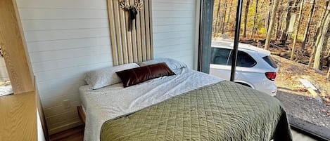 1 habitación, tabla de planchar con plancha, wifi y ropa de cama