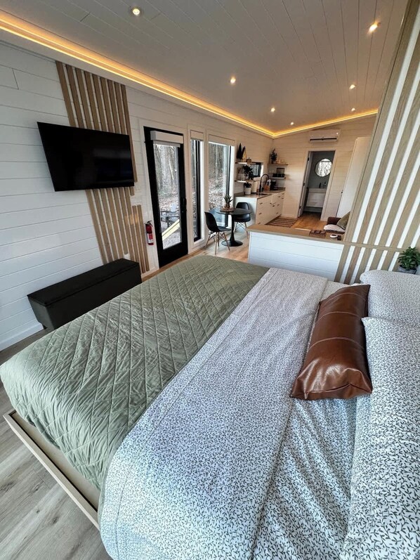 1 habitación, tabla de planchar con plancha, wifi y ropa de cama 