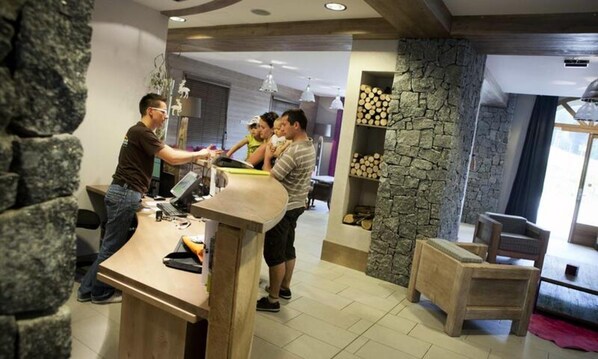 Lobby - Studio 3 People (La Bresse)