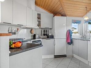 Fridge, microwave, dishwasher, cookware/dishes/utensils