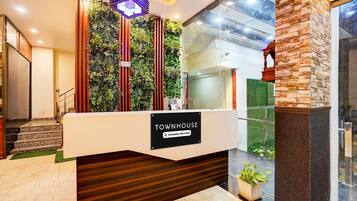 House | Meja sambut tetamu