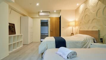 3 bedrooms, desk, iron/ironing board, travel cot
