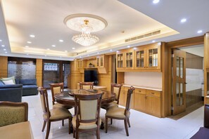 Dining - H&K 3/2 Spacious apartment Sun-Yat Sen & TPE Dome (Taipei City)