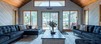 Lakefront Cottage with Cozy Cabin Appeal