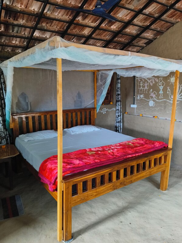 Luksus-enkeltrom, elveutsikt | Skrivebord, skrivebord for bærbar PC og wi-fi (mot et tillegg)