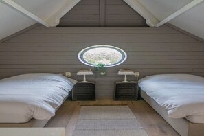 2 bedrooms