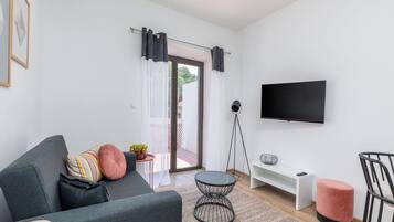 Apartment | Living room | Fireplace