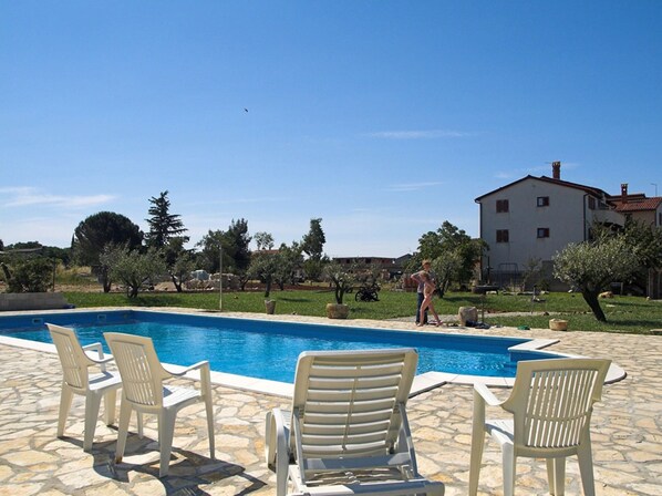 Apartment | Pool | Outdoor pool - Apartment in Valbandon Near Beach & Brijuni (Fazana)